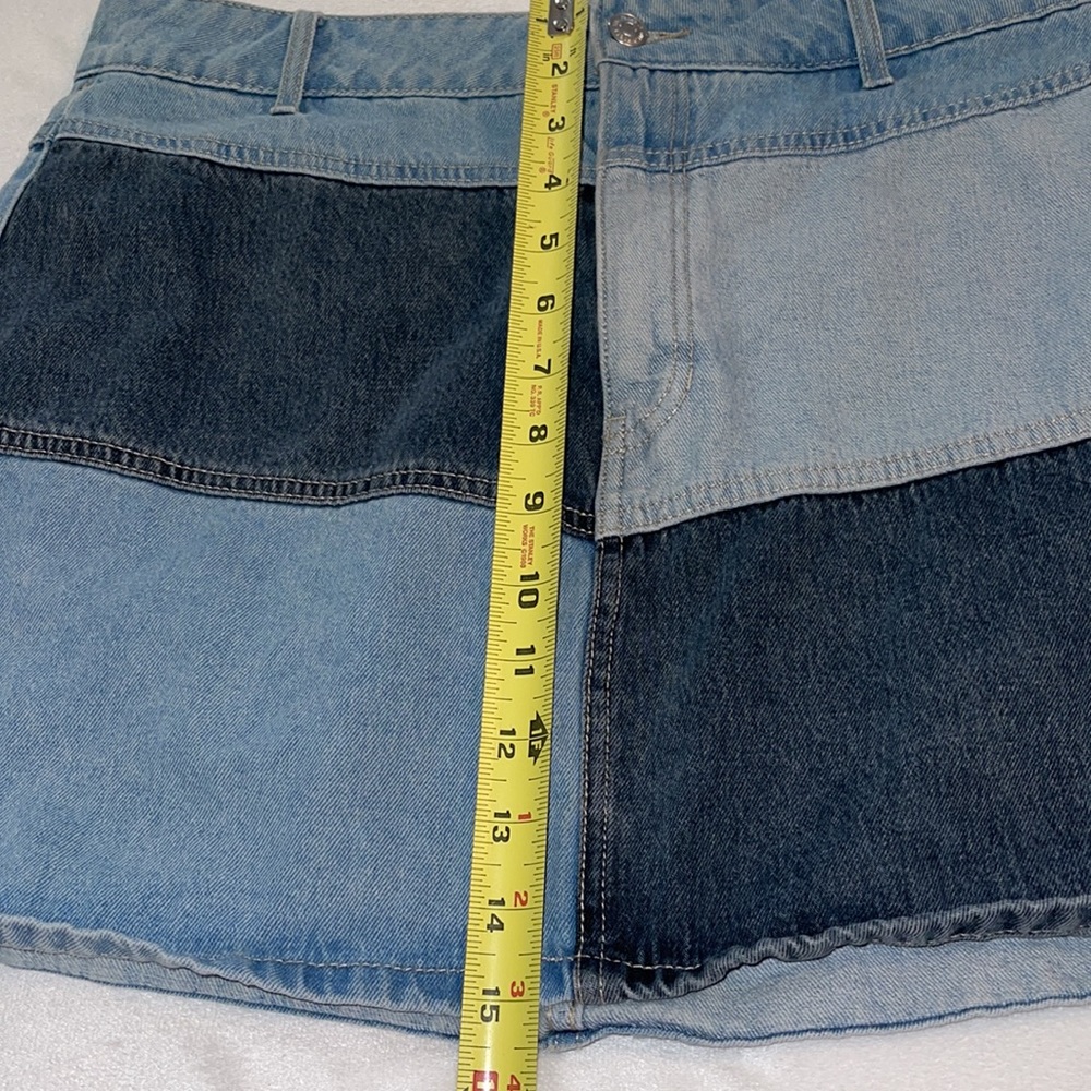 Wild Fable Women’s Y2K Patch Work Denim Mini Skirt Size 12 - Picture 4 of 6